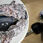 Waarom bestuurders hun autosleutels in aluminiumfolie wikkelen: een verklaring die veel mensen zal verbazen Waarom bestuurders hun autosleutels in aluminiumfolie wikkelen: een verklaring die