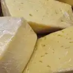 Waarom je kaas beter in papier dan in folie kunt bewaren: als je geen beschimmelde kaas wilt waarom-je-kaas-beter-in-papier-dan-in-folie-kunt.jpg